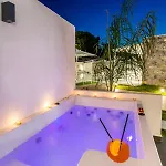 Epicentrum Fresh Bed and Breakfast 4*