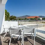 Epicentrum Fresh Bed and Breakfast 4*