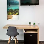 Epicentrum Fresh Bed and Breakfast 4*