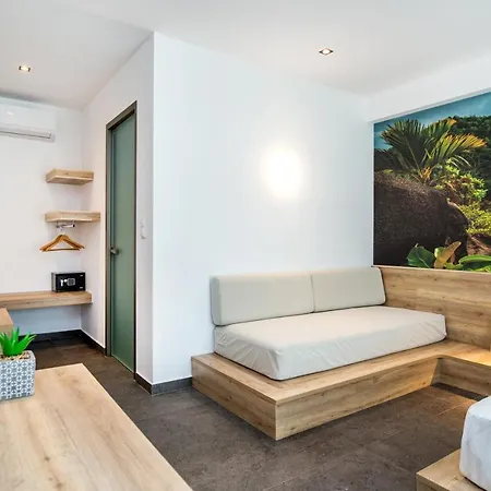 Epicentrum Fresh Bed & Breakfast 4*