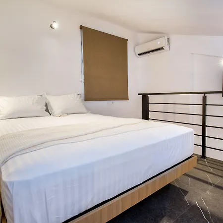 Нощувка със закуска (B & B) Epicentrum Fresh Лименария