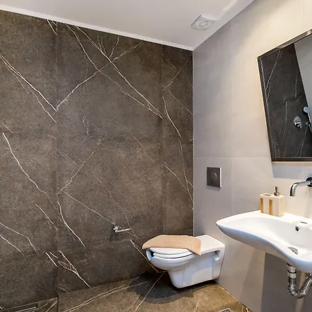 Нощувка със закуска (B & B) Epicentrum Fresh 4*