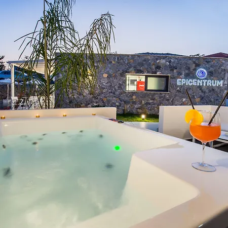 Нощувка със закуска (B & B) Epicentrum Fresh Лименария